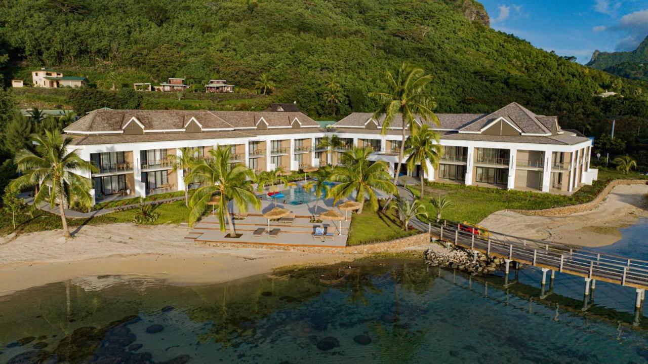 Cook'S Bay Hotel & Suites Paopao Exterior foto