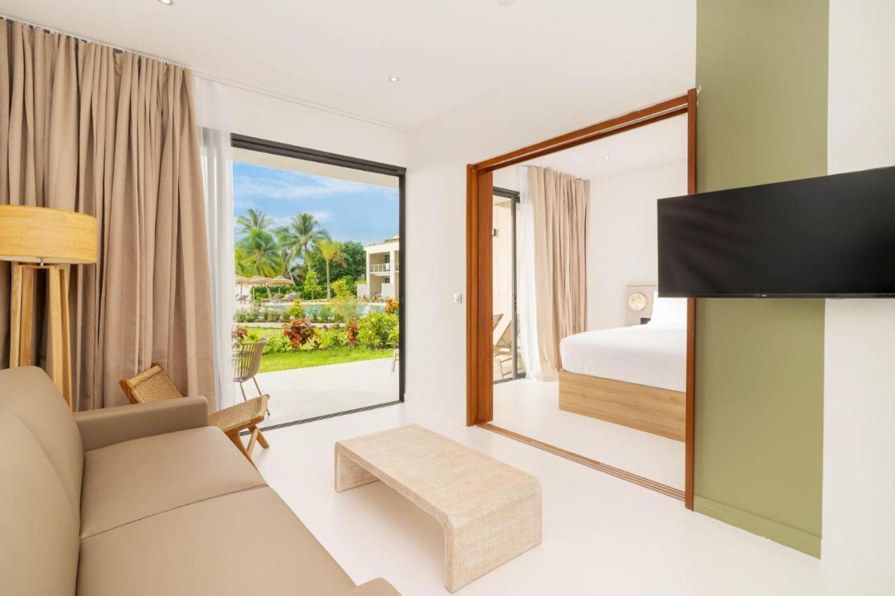 Cook'S Bay Hotel & Suites Paopao Exterior foto